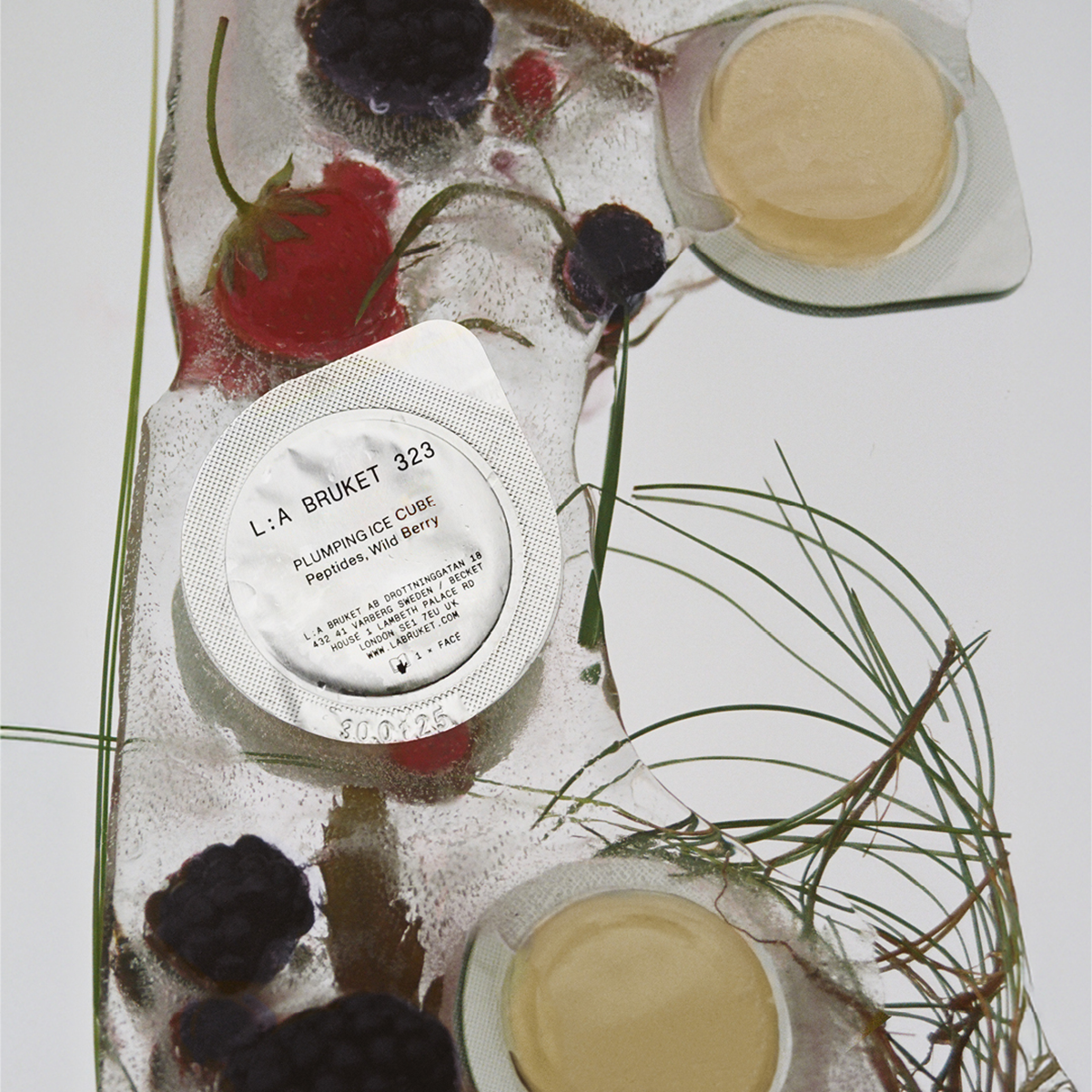 L:a Bruket - 323 Plumping Ice Cube