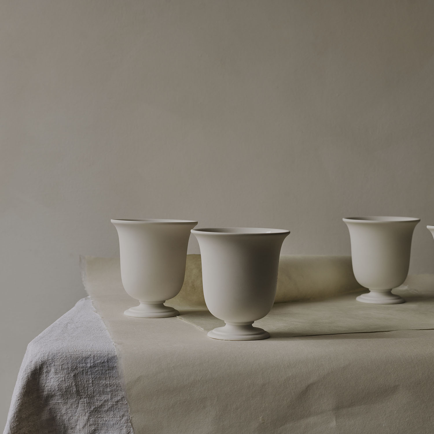Moro Dabron - A Furnished Room Scented Candle