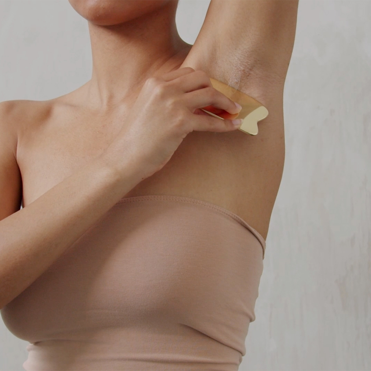 AKT London - The Applicator