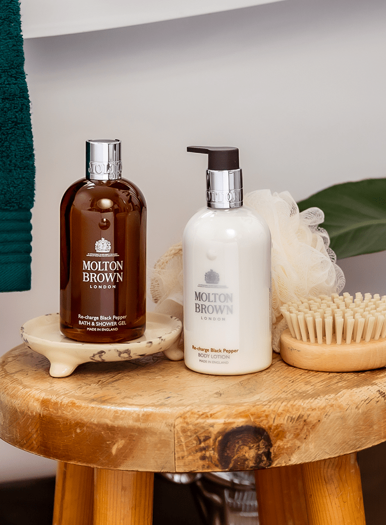 Monarchie Buitensporig Prehistorisch Shop Molton Brown? Free exclusive gift - Skins