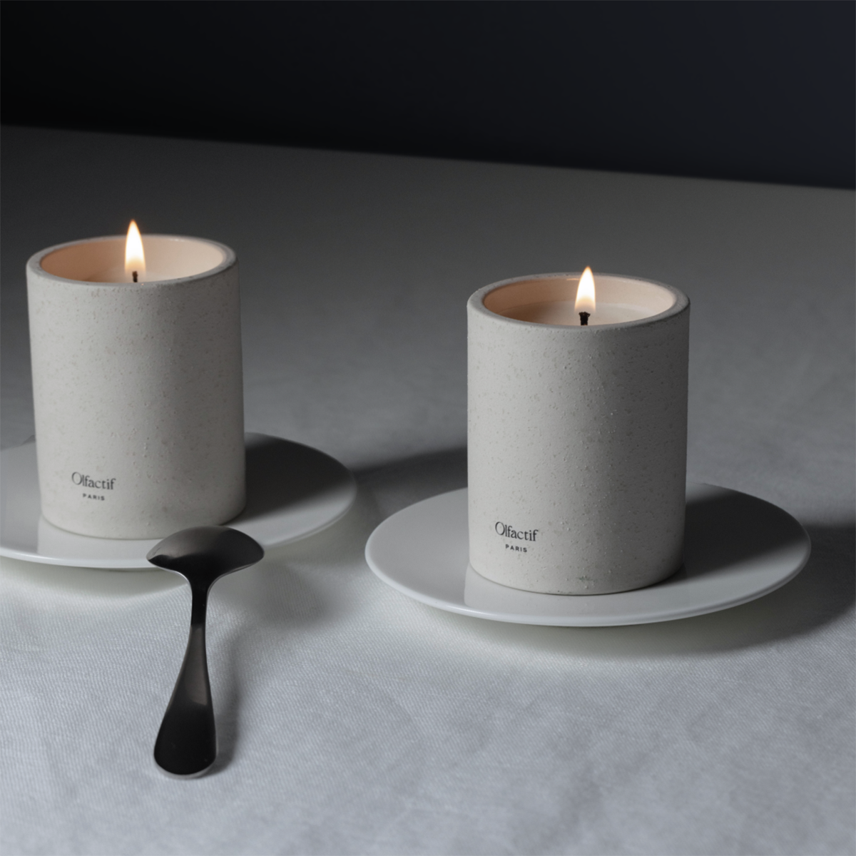 Olfactif - Aries Waxed Wood Scented Candle