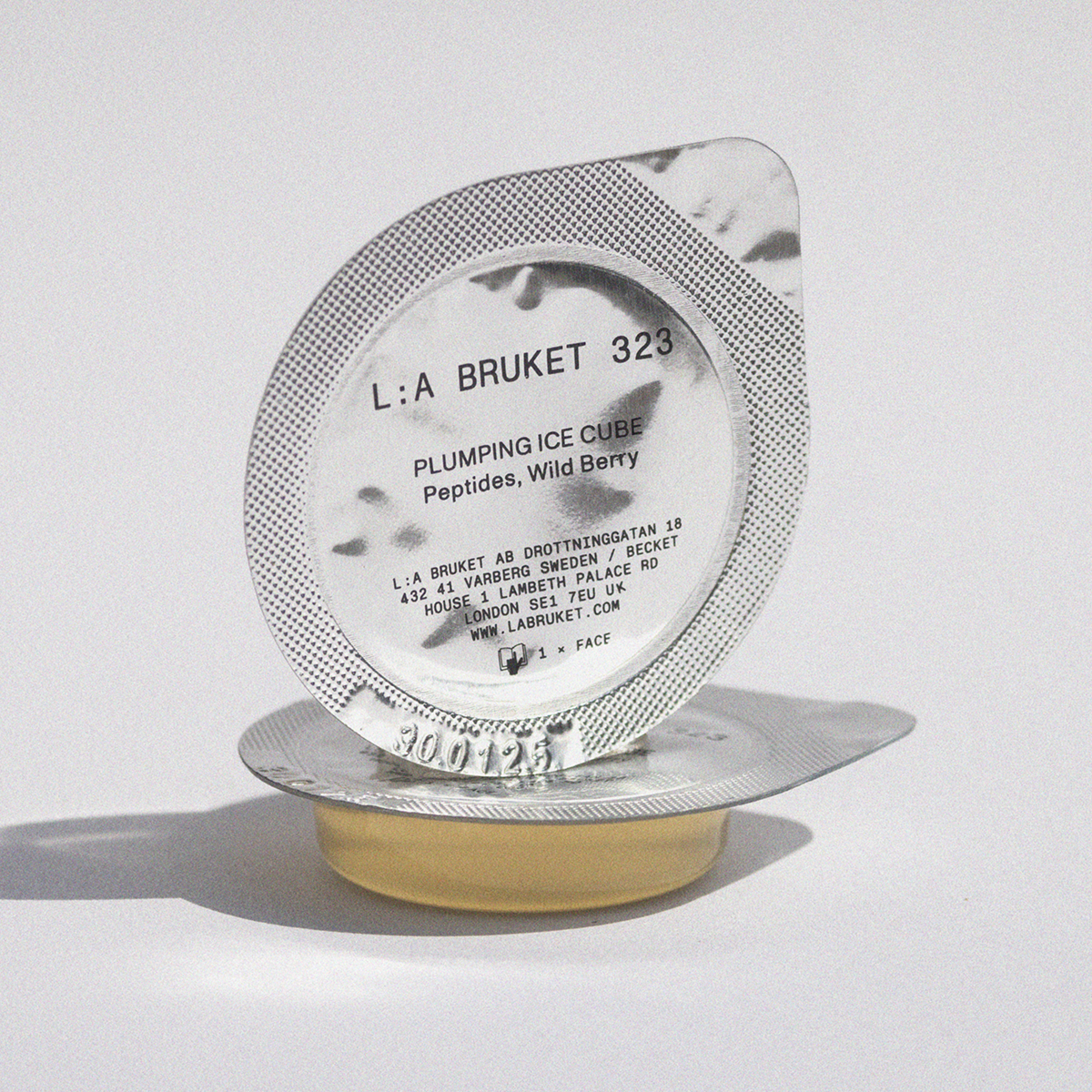 L:a Bruket - 323 Plumping Ice Cube