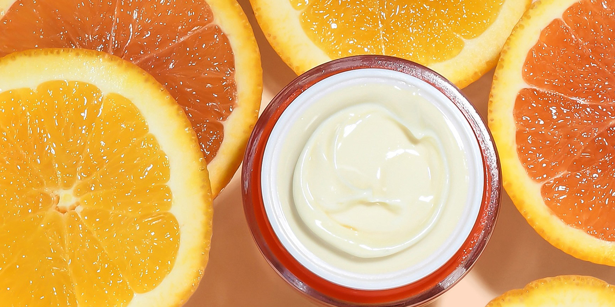 Vitamine C in je skincare routine: dit doet het voor je huid